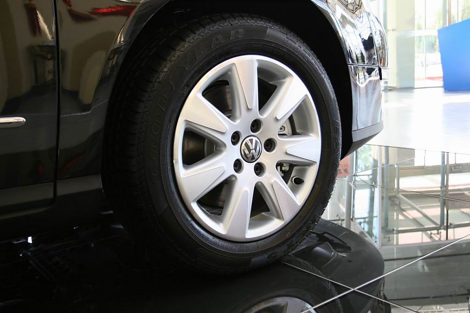 迈腾2.0TSI舒适型手自一体外观