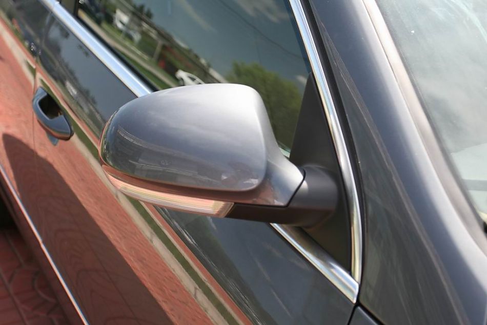 迈腾1.8TSI舒适型手动版外观