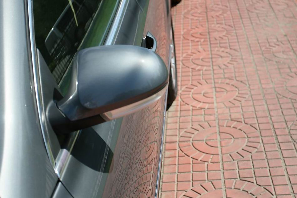 迈腾1.8TSI舒适型手动版外观