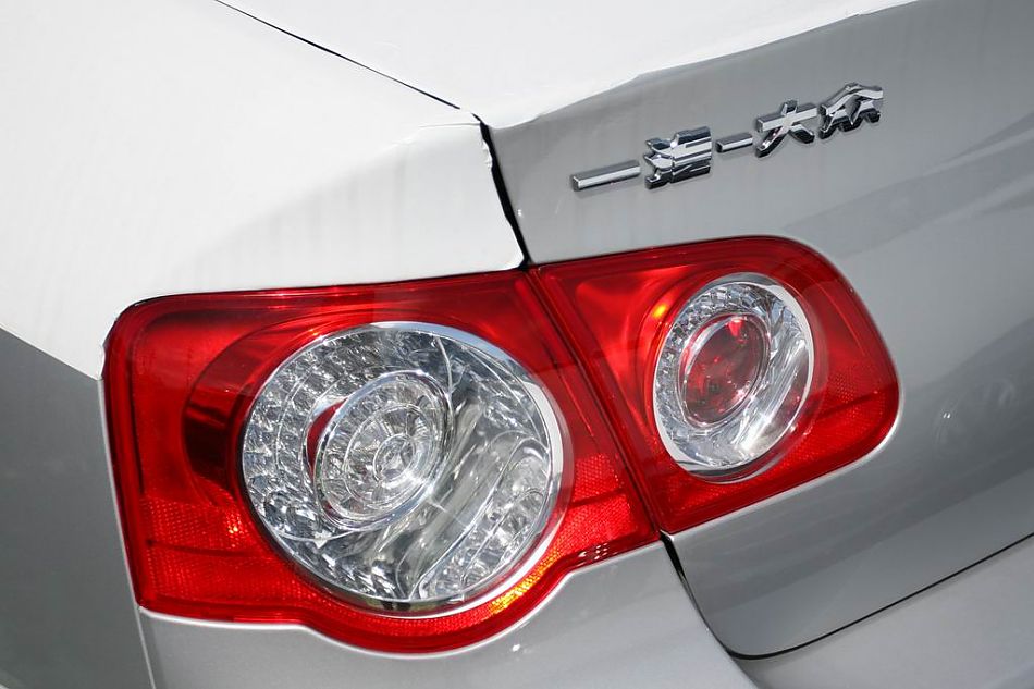 迈腾1.8TSI舒适型手动版外观