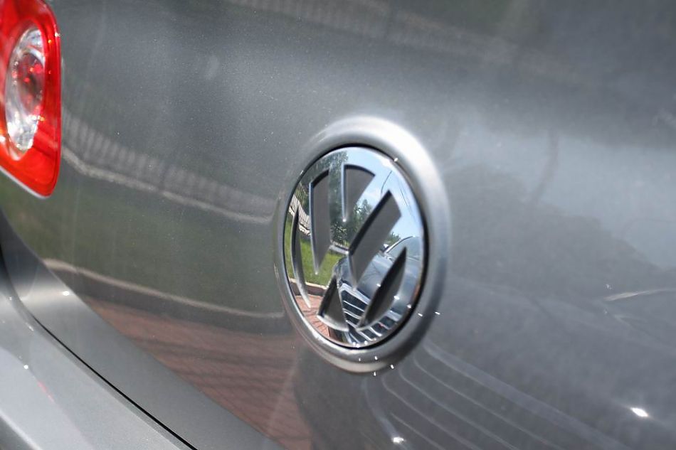 迈腾1.8TSI舒适型手动版外观