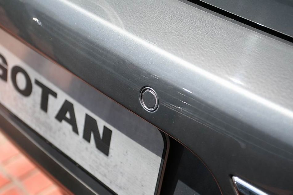 迈腾1.8TSI舒适型手动版外观