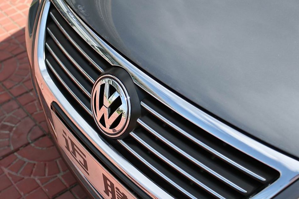 迈腾1.8TSI舒适型手动版外观