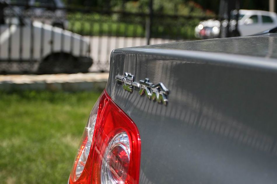 迈腾1.8TSI舒适型手动版外观