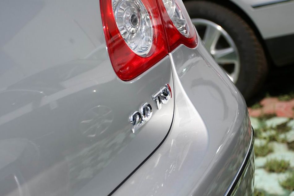 迈腾1.8TSI舒适型手动版外观