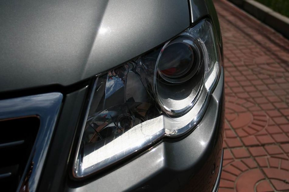 迈腾1.8TSI舒适型手动版外观