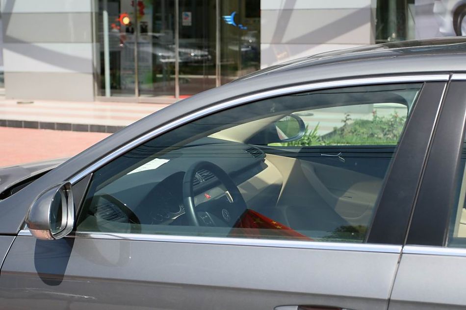 迈腾1.8TSI舒适型手动版外观