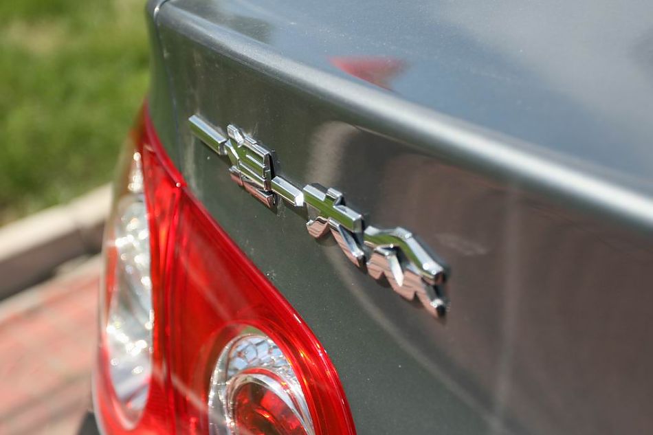 迈腾1.8TSI舒适型手动版外观