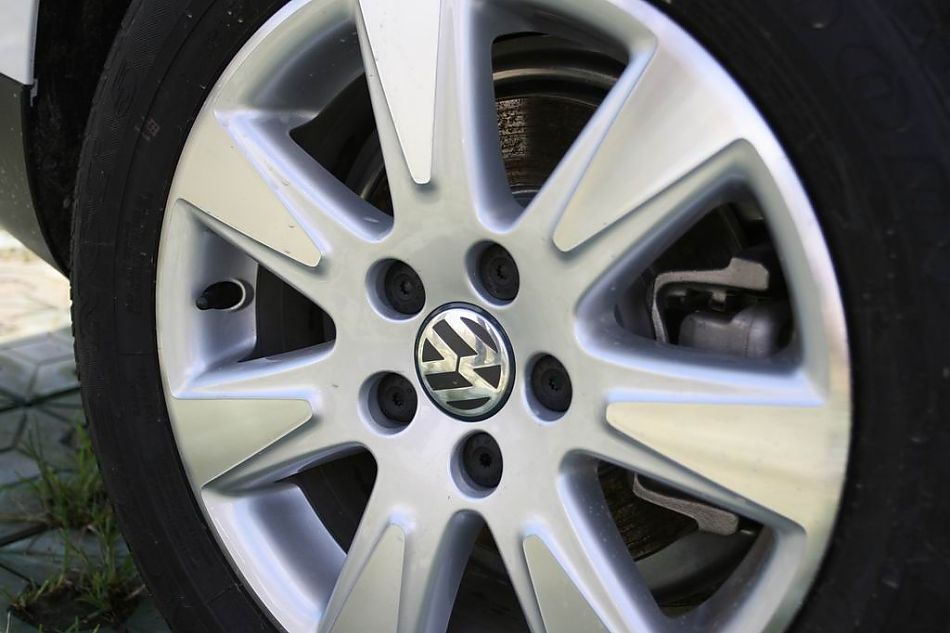 迈腾1.8TSI舒适型手动版外观