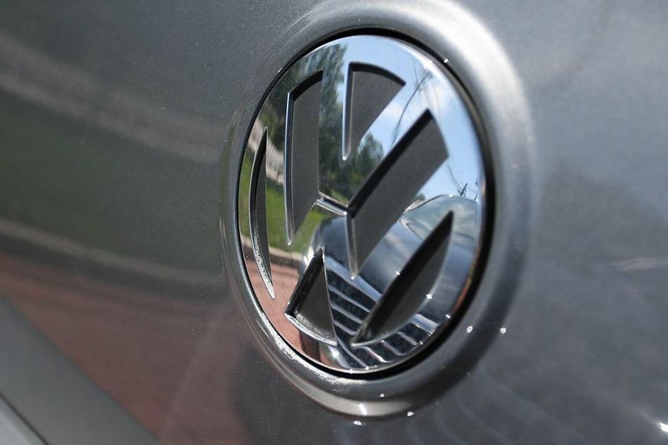 迈腾1.8TSI舒适型手动版外观