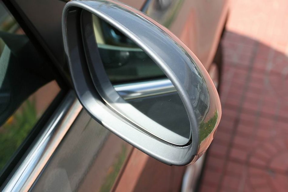 迈腾1.8TSI舒适型手动版外观