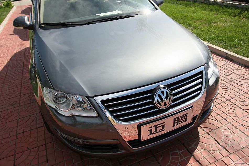 迈腾1.8TSI舒适型手动版外观