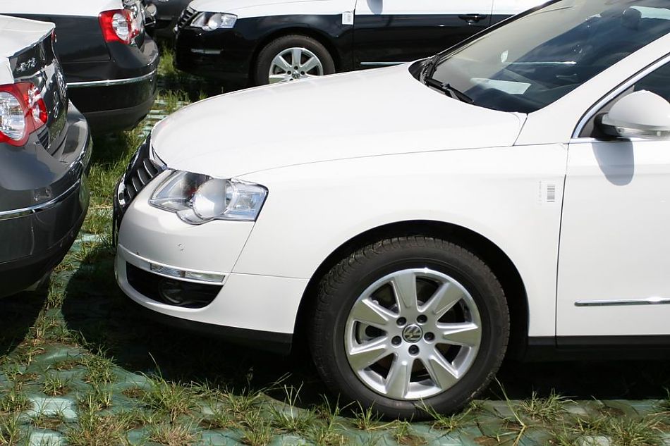 迈腾1.8TSI舒适型手自一体外观