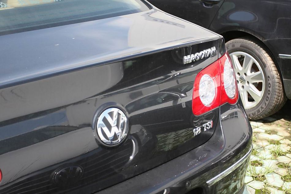 迈腾1.8TSI豪华型外观细节