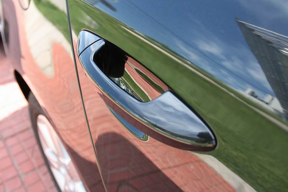 迈腾2.0标准型手动挡外观图