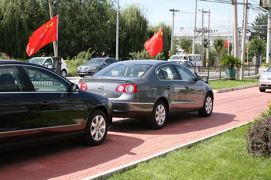 迈腾2.0标准型手动挡外观图