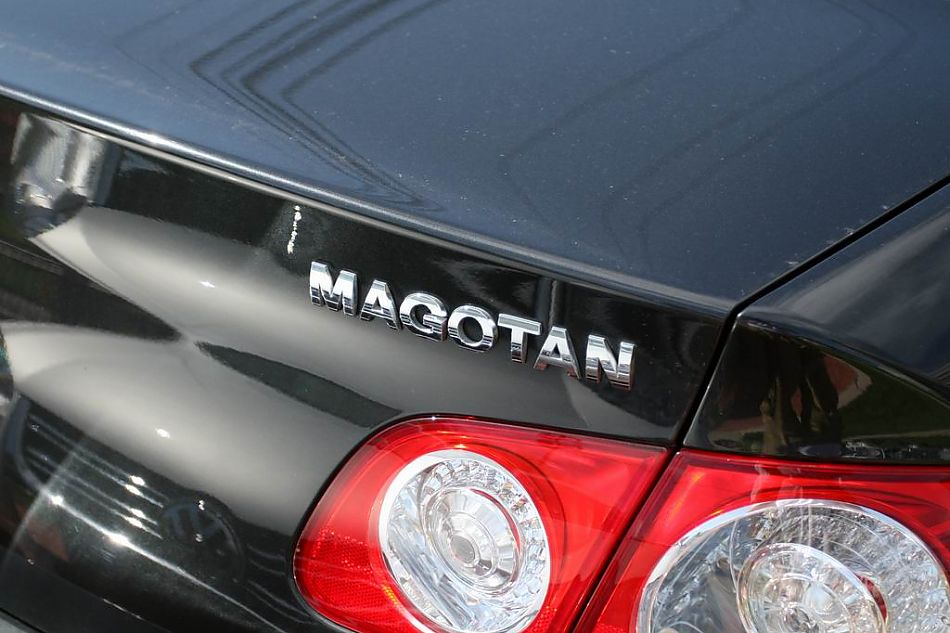 迈腾2.0标准型手动挡外观图