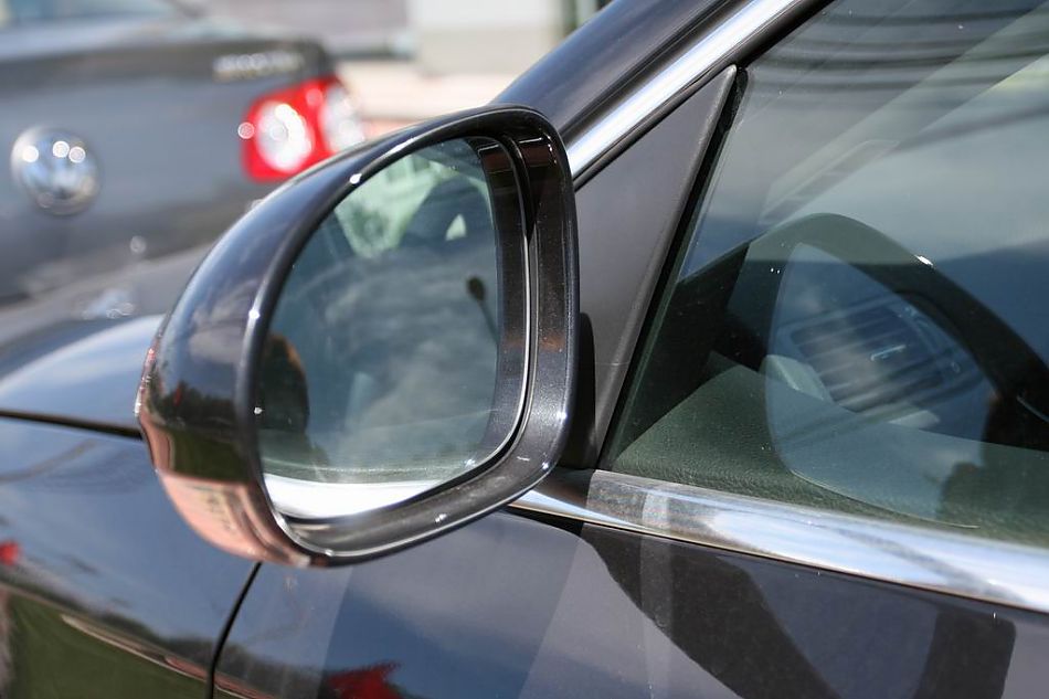 迈腾2.0标准型手动挡外观图