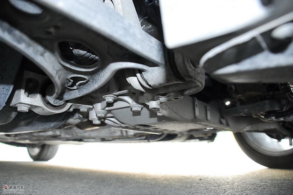 2011款迈腾试车实拍图-其他