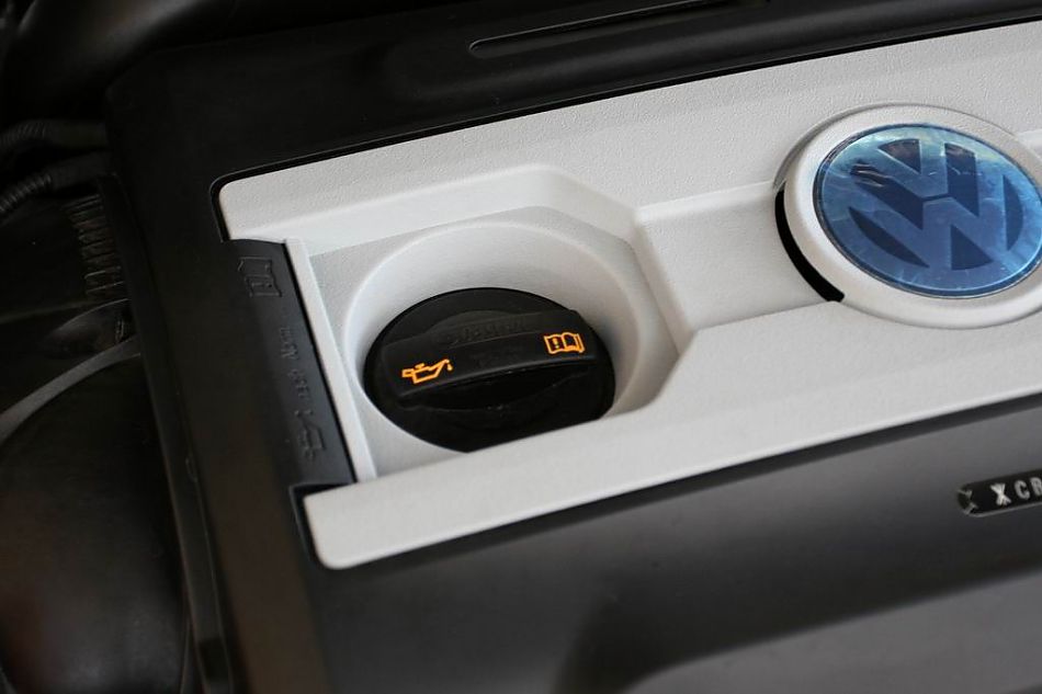 迈腾2.0TSI舒适型手自一体引擎细节