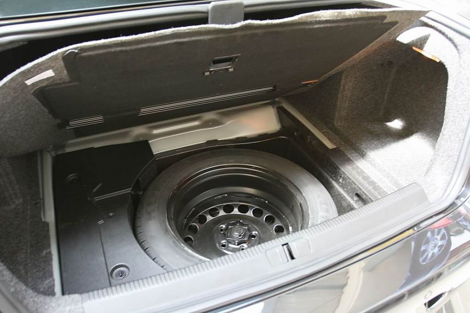 迈腾2.0TSI舒适型手自一体外观