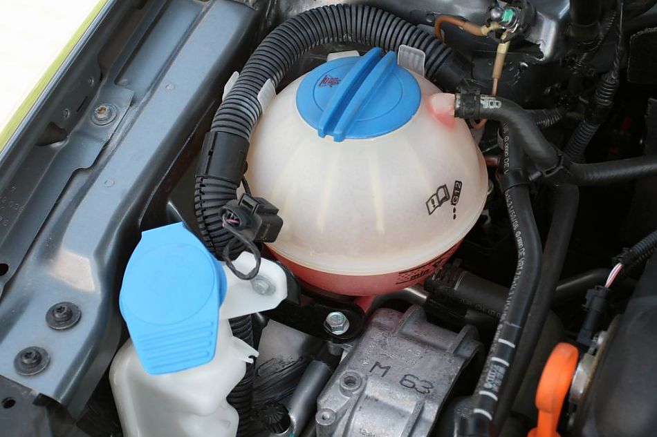 迈腾1.8TSI舒适型引擎细节