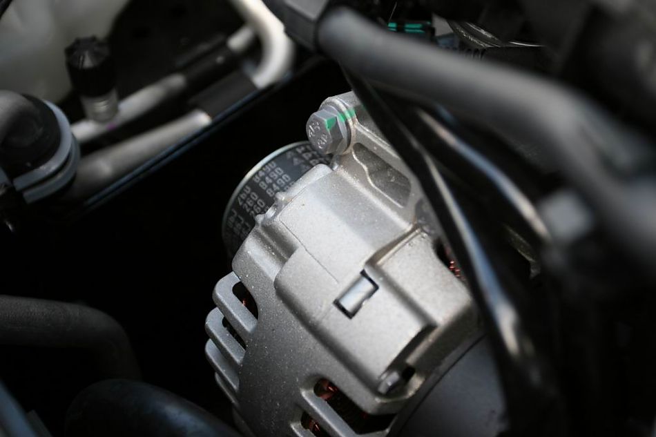 迈腾1.8TSI舒适型引擎细节