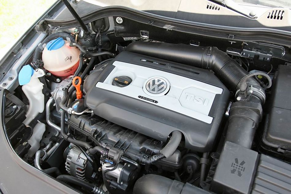 迈腾1.8TSI舒适型引擎细节