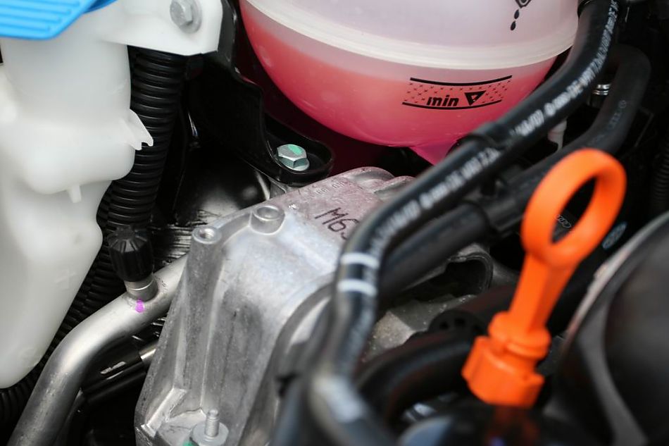 迈腾1.8TSI舒适型引擎细节