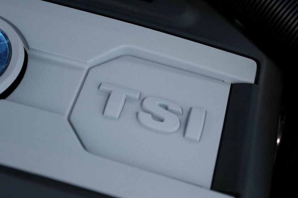 迈腾1.8TSI舒适型引擎细节