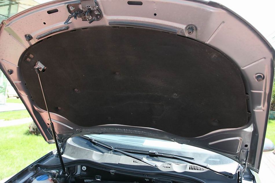 迈腾1.8TSI舒适型引擎细节