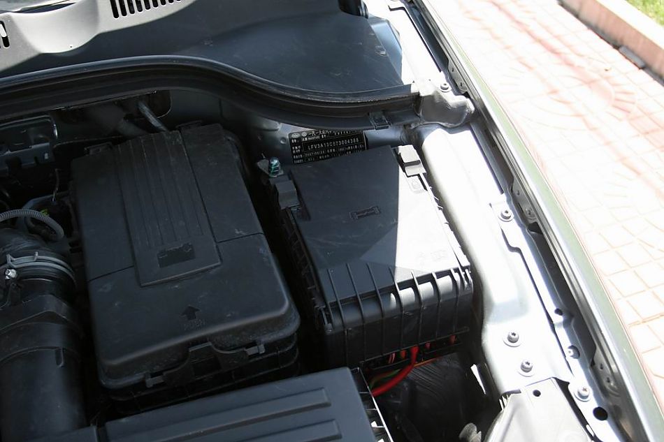 迈腾1.8TSI舒适型引擎细节