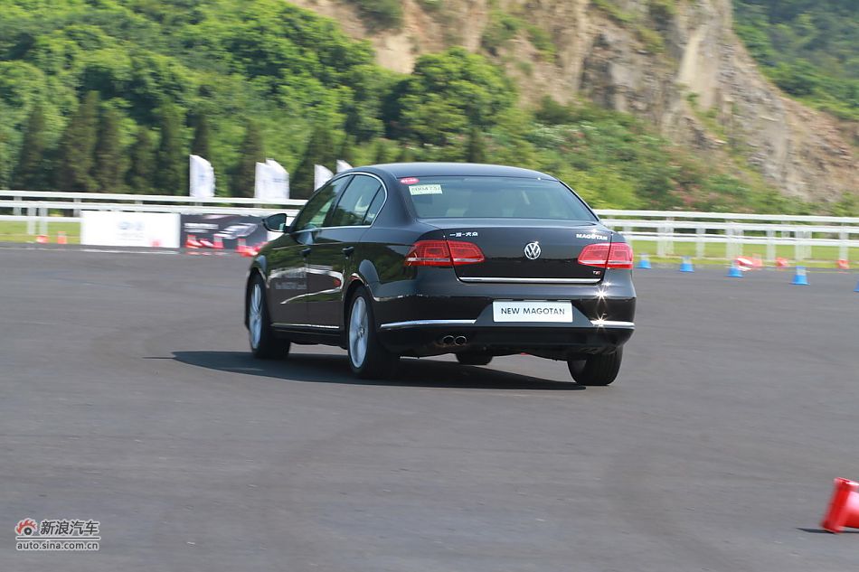 新迈腾(B7L)1.8TSI自动尊贵型动态