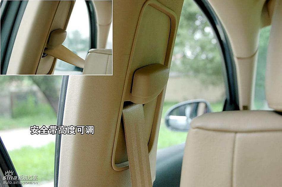图为迈腾前排安全带
