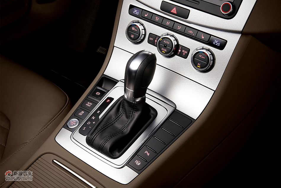 全新迈腾(B7L)内饰