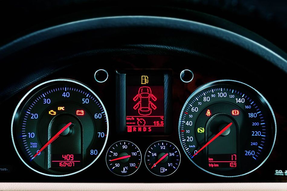 2009新迈腾智能化组合仪表盘