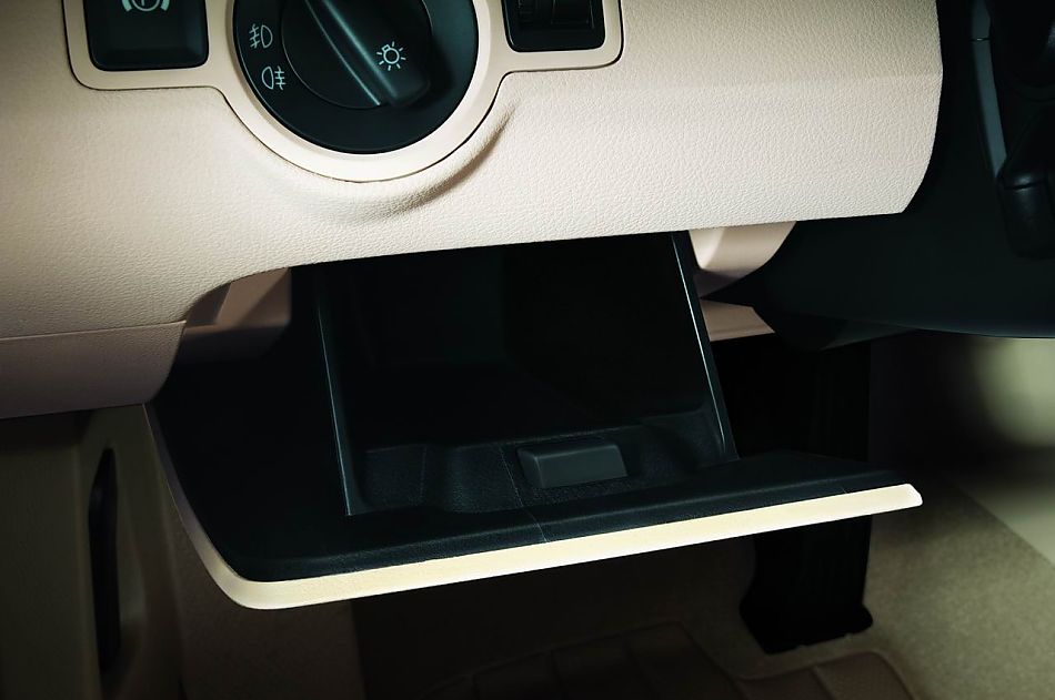 2009新迈腾手套箱