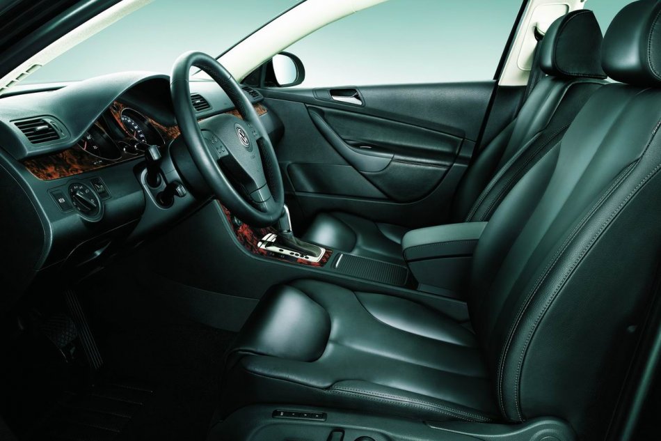 2009新迈腾黑色内饰