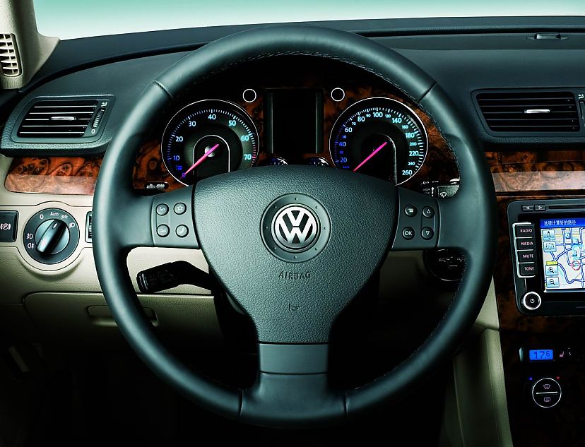 2009新迈腾多功能集控方向盘