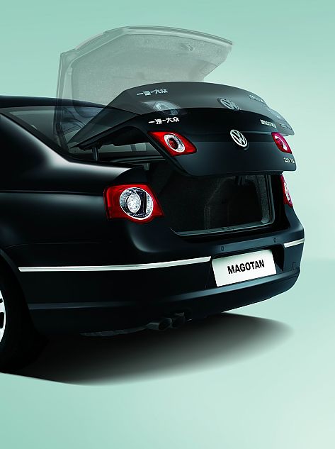 2009新迈腾超大后备箱