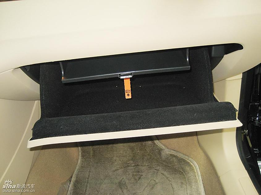 一汽大众迈腾到店实拍图