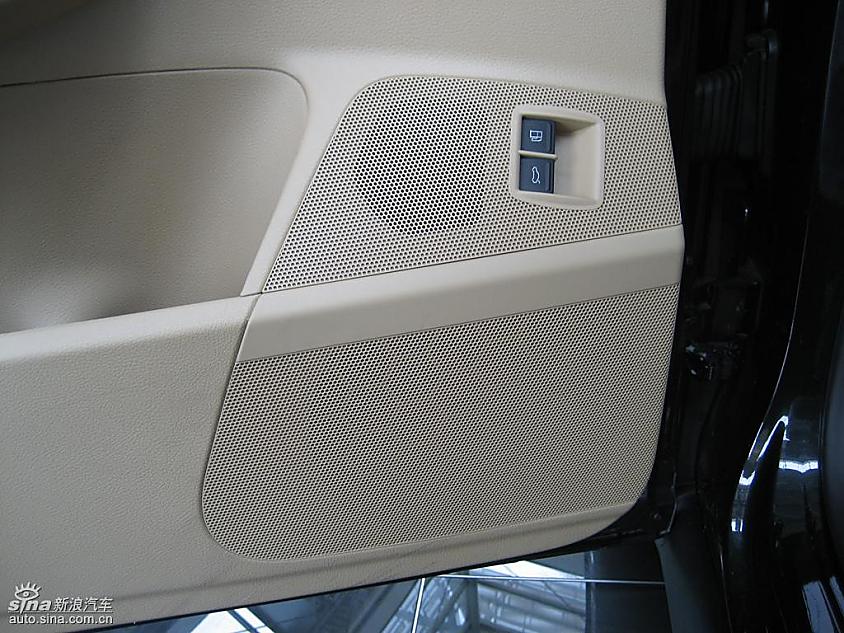 一汽大众迈腾到店实拍图