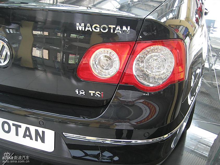 一汽大众迈腾到店实拍图