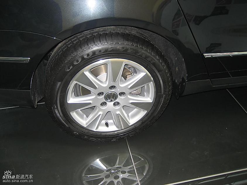 一汽大众迈腾到店实拍图