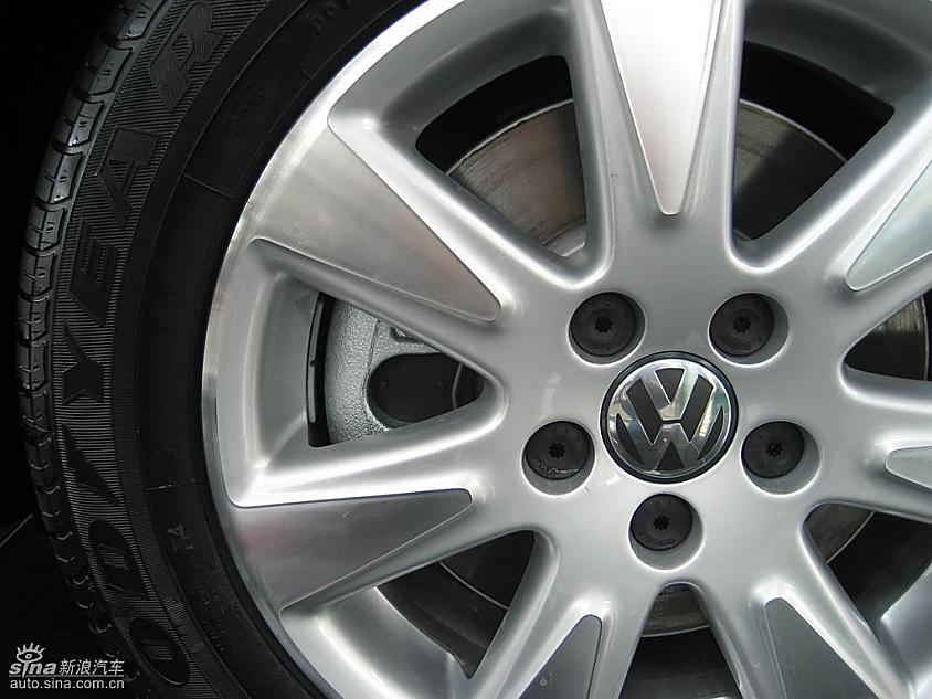 一汽大众迈腾到店实拍图