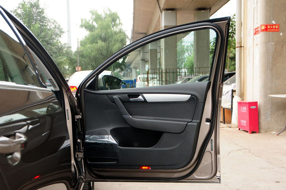 2015款 1.8TSI 领先型 座椅空间