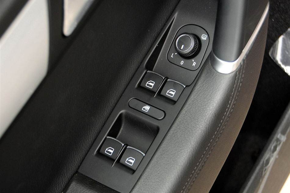 2015款 1.8TSI 领先型 座椅空间