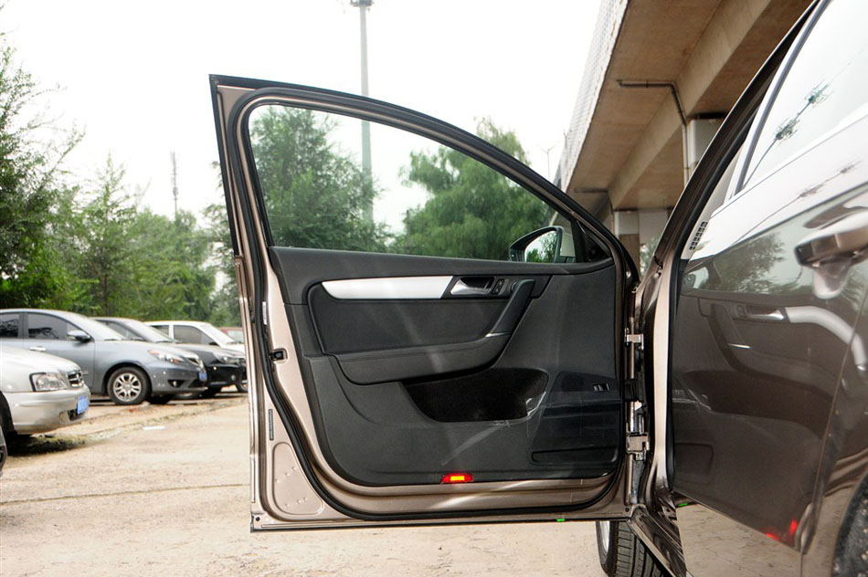 2015款 1.8TSI 领先型 座椅空间