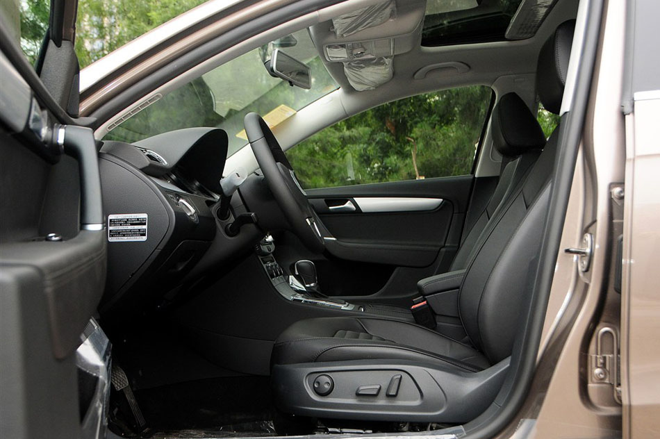 2015款 1.8TSI 领先型 座椅空间