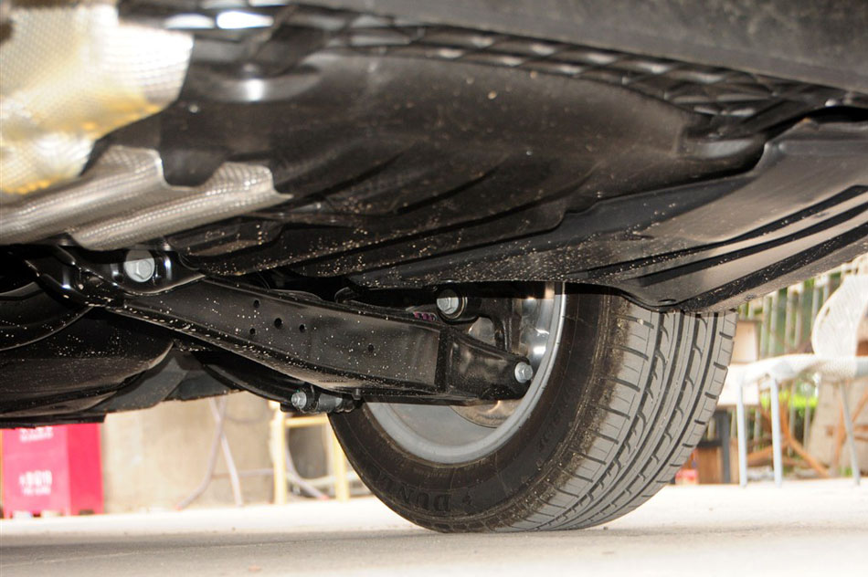 2015款 1.8TSI 领先型 引擎底盘